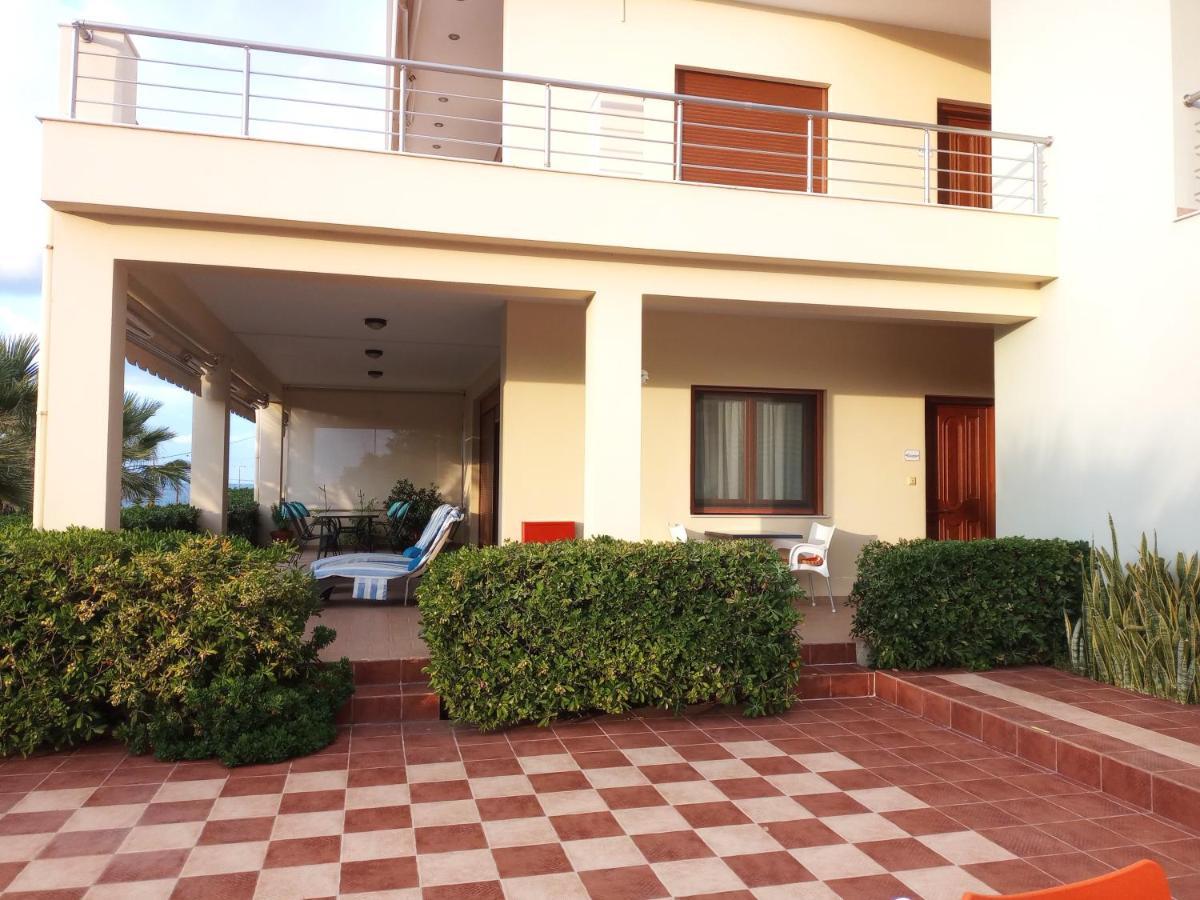 Tholos Bay Suites Kavoúsion Buitenkant foto