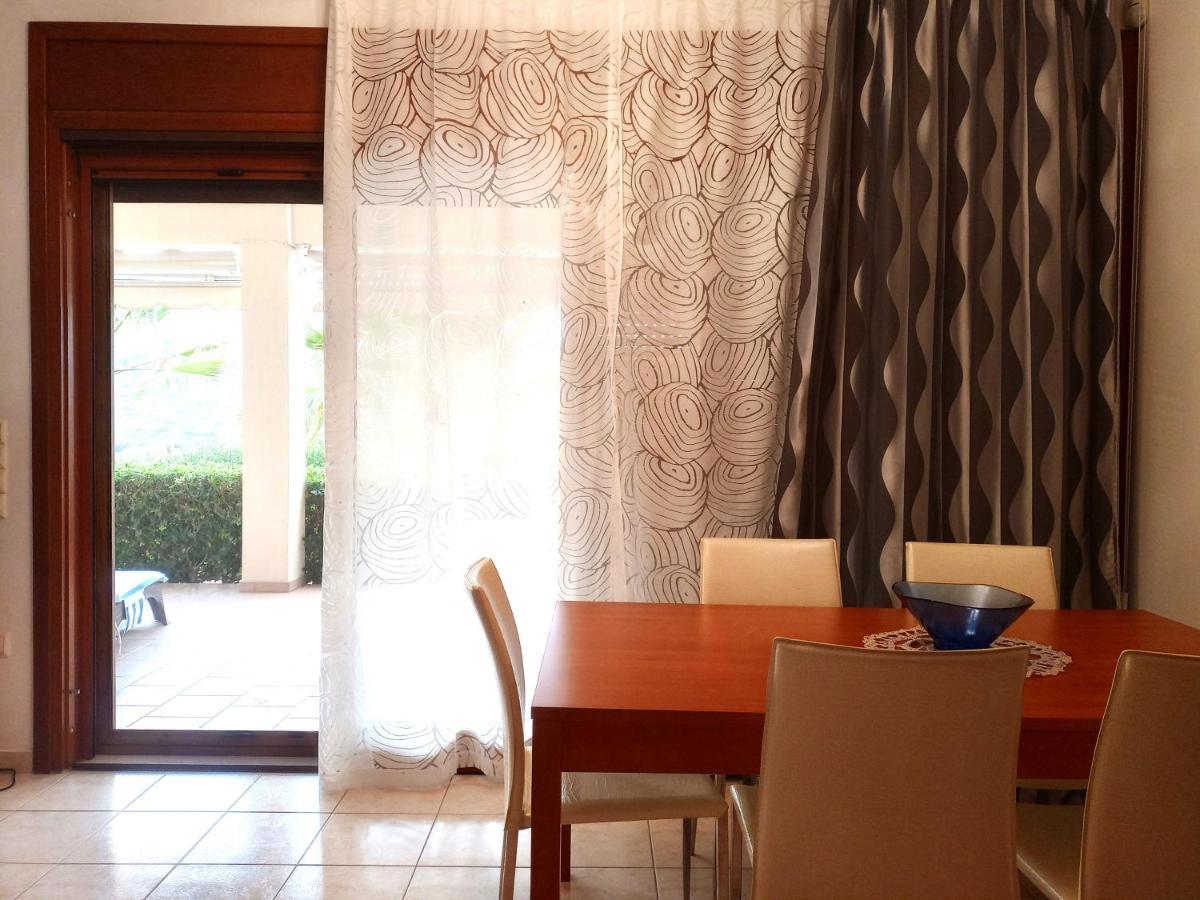 Tholos Bay Suites Kavoúsion Buitenkant foto