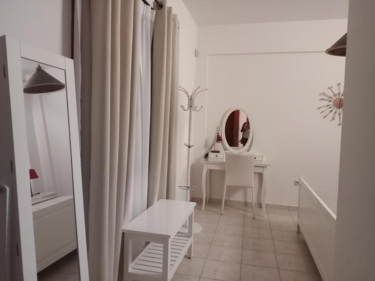 Tholos Bay Suites Kavoúsion Buitenkant foto