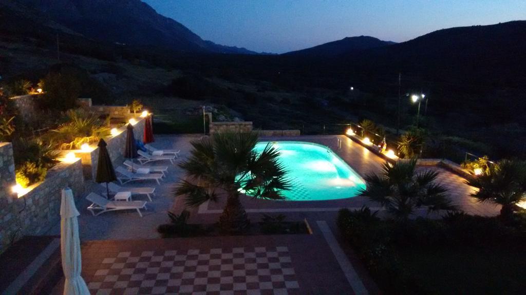 Tholos Bay Suites Kavoúsion Kamer foto
