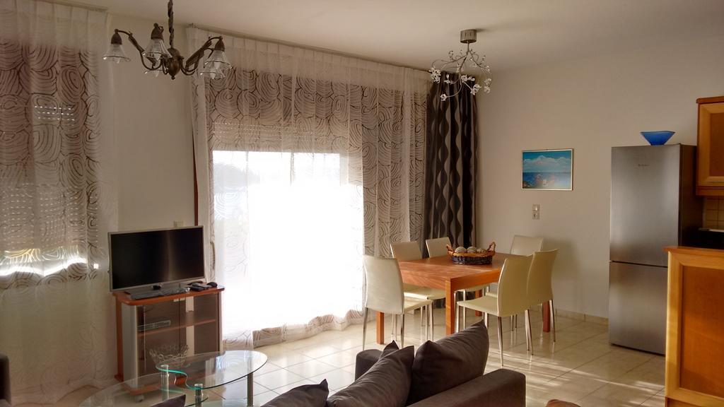 Tholos Bay Suites Kavoúsion Kamer foto